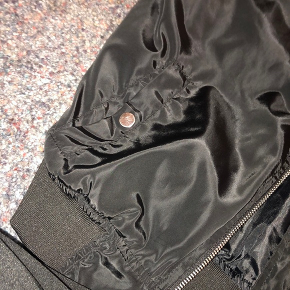 Bomber jacket - Picture 3 of 4